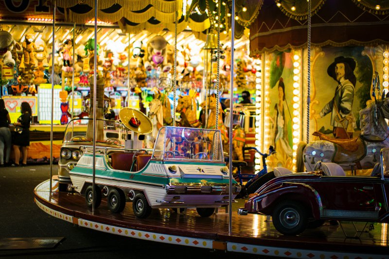 Kermis, https://unsplash.com/photos/Bqxa_l3LR_k?utm_source=unsplash&utm_medium=referral&utm_content=creditShareLink