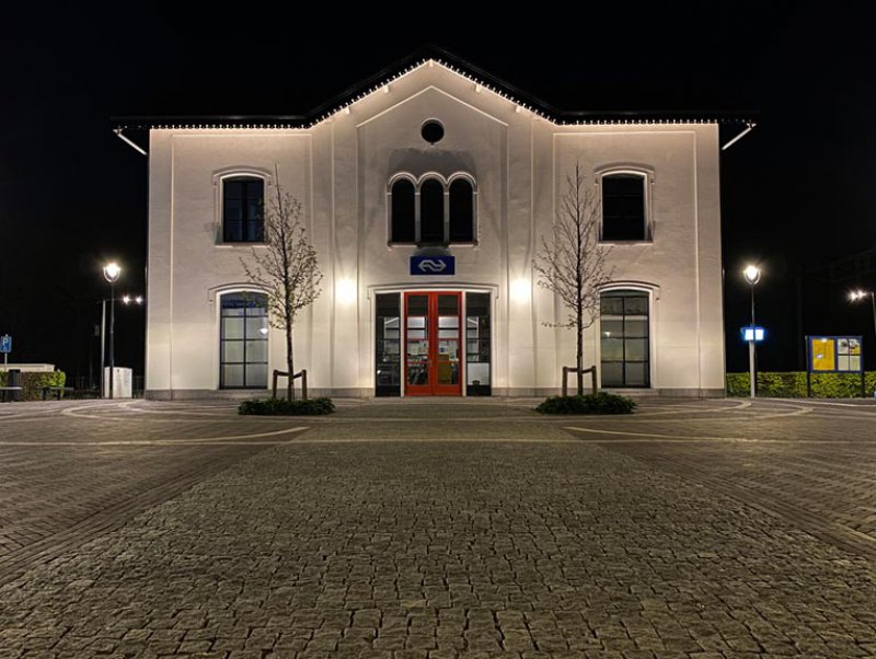 Het NLI verzorgt de lichtarchitectuur voor gebouwen en openbare verlichting.